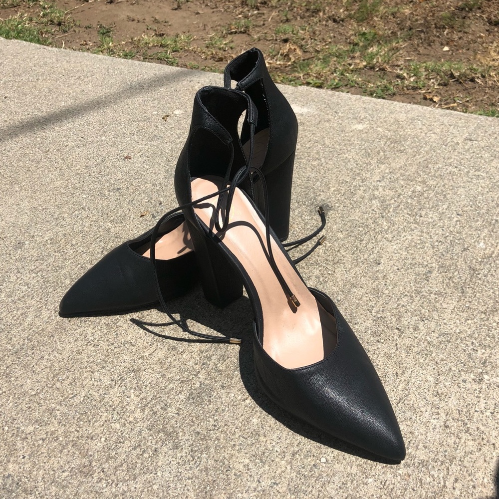 Point toe heels